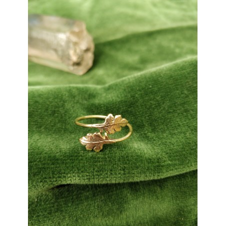 Oakleave brass ring